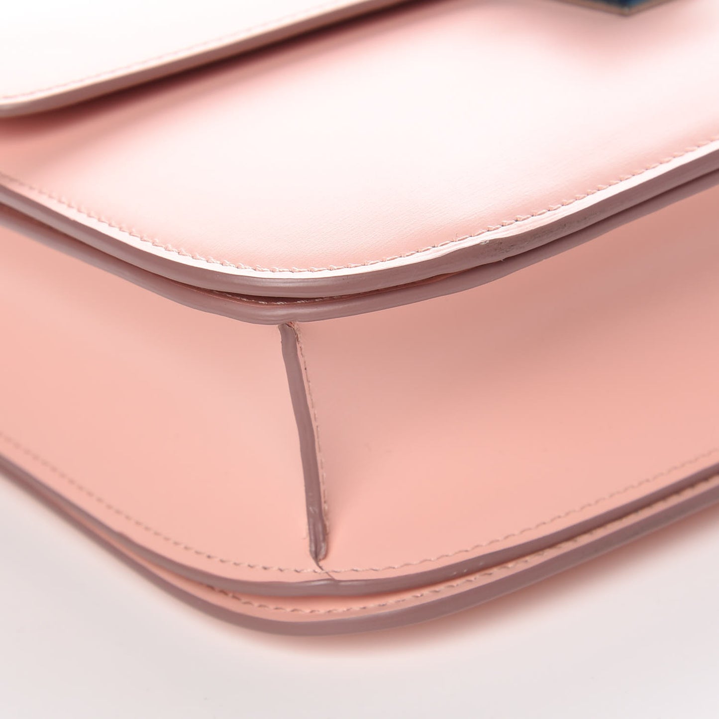 Box Calfskin Medium Classic Box Flap Bag Blush