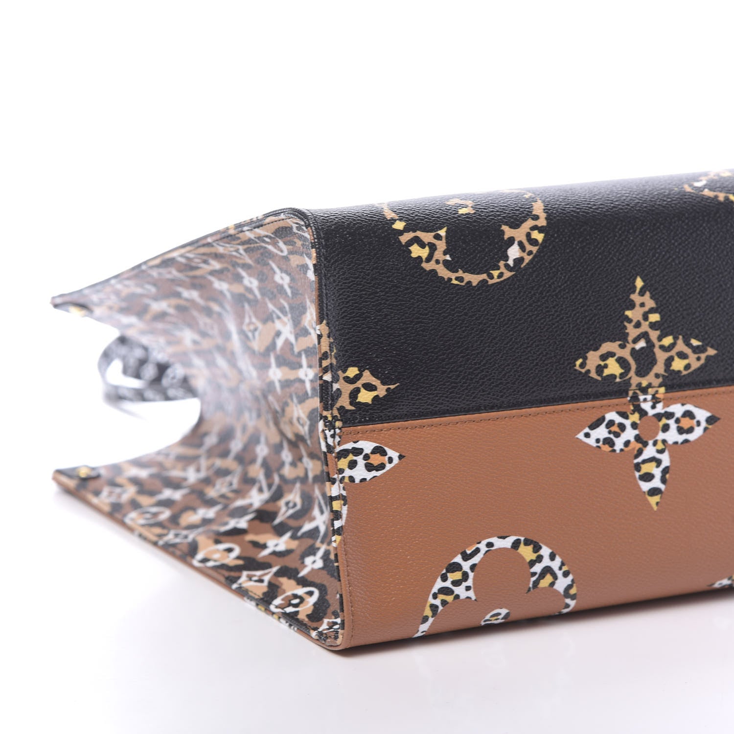 Louis Vuitton Monogram Giant Jungle Onthego GM Black 8 of 10