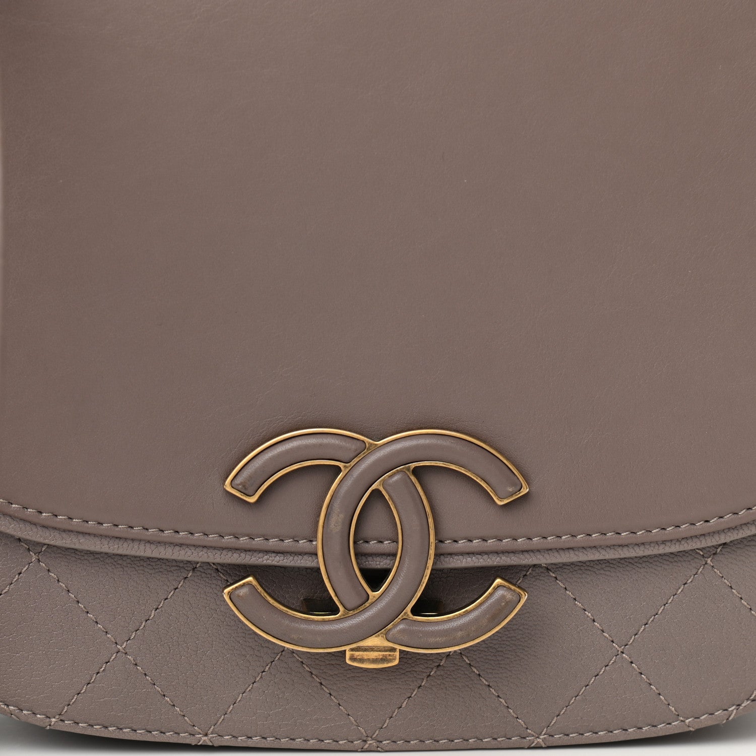 Chanel Shiny Calfskin Goatskin Quilted Small Coco Curve Messenger Flap Grey 8 of 10