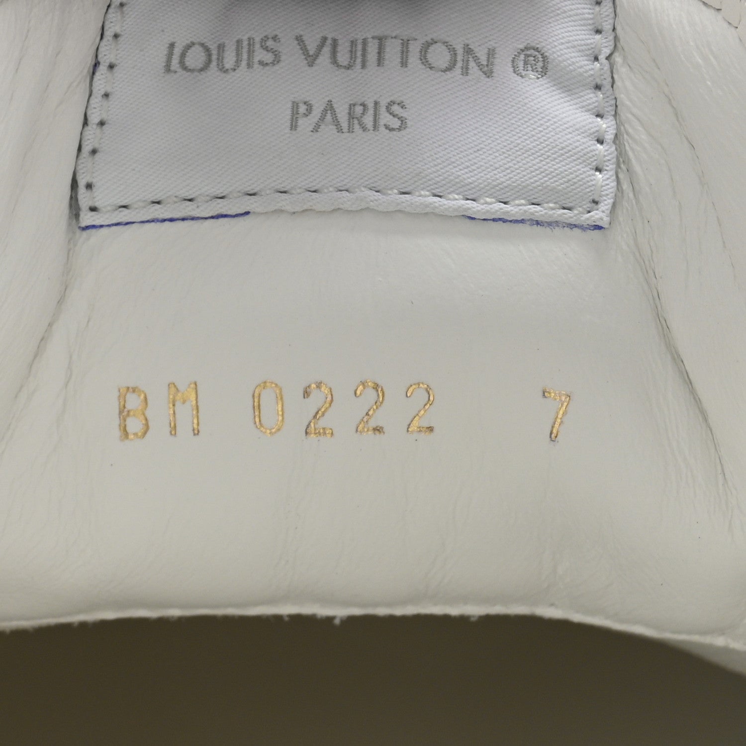Louis Vuitton Iridescent Textile Monogram Calfskin Mens Run Away Sneakers 7 White 6 of 12
