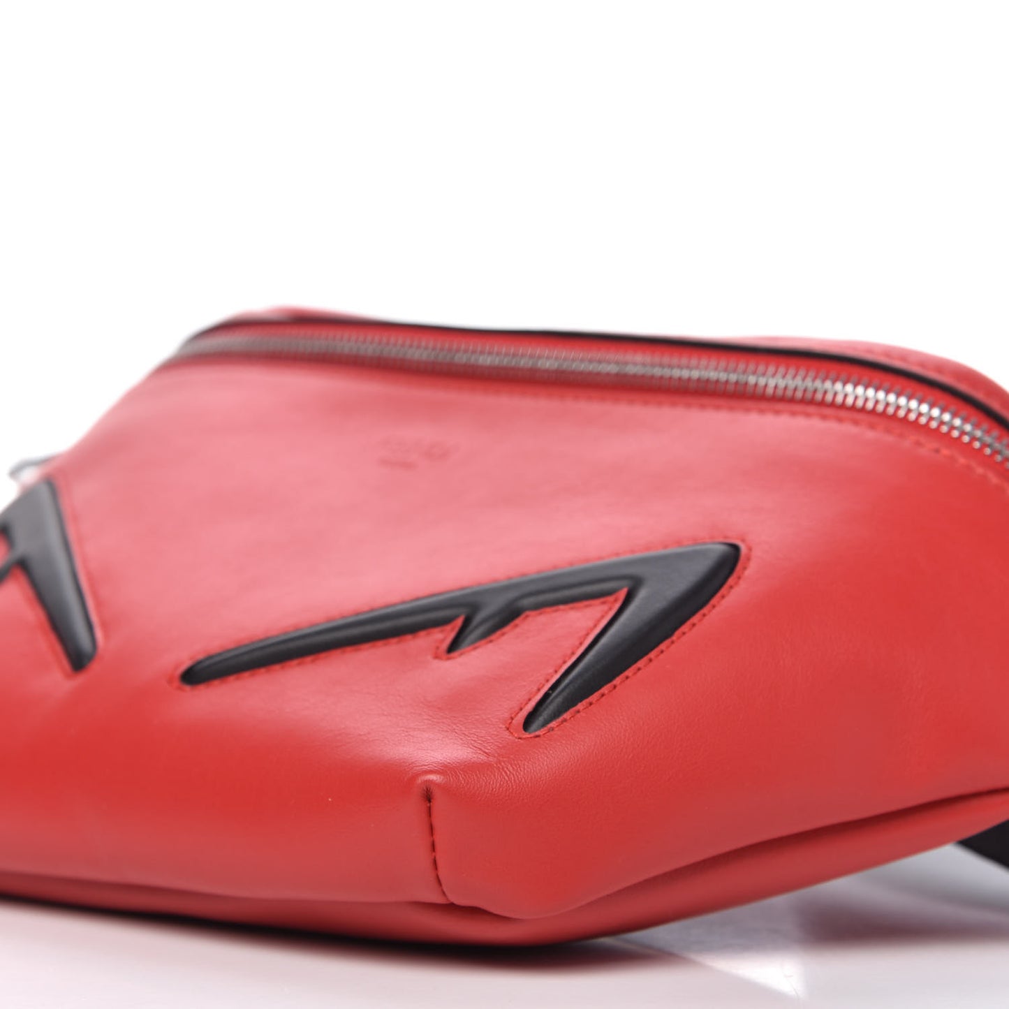 Vitello Grace Light Century Devil Eyes Belt Bag Rosso Black