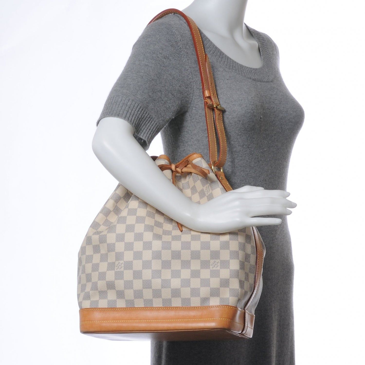 Louis Vuitton Damier Azur Noe 2 of 8