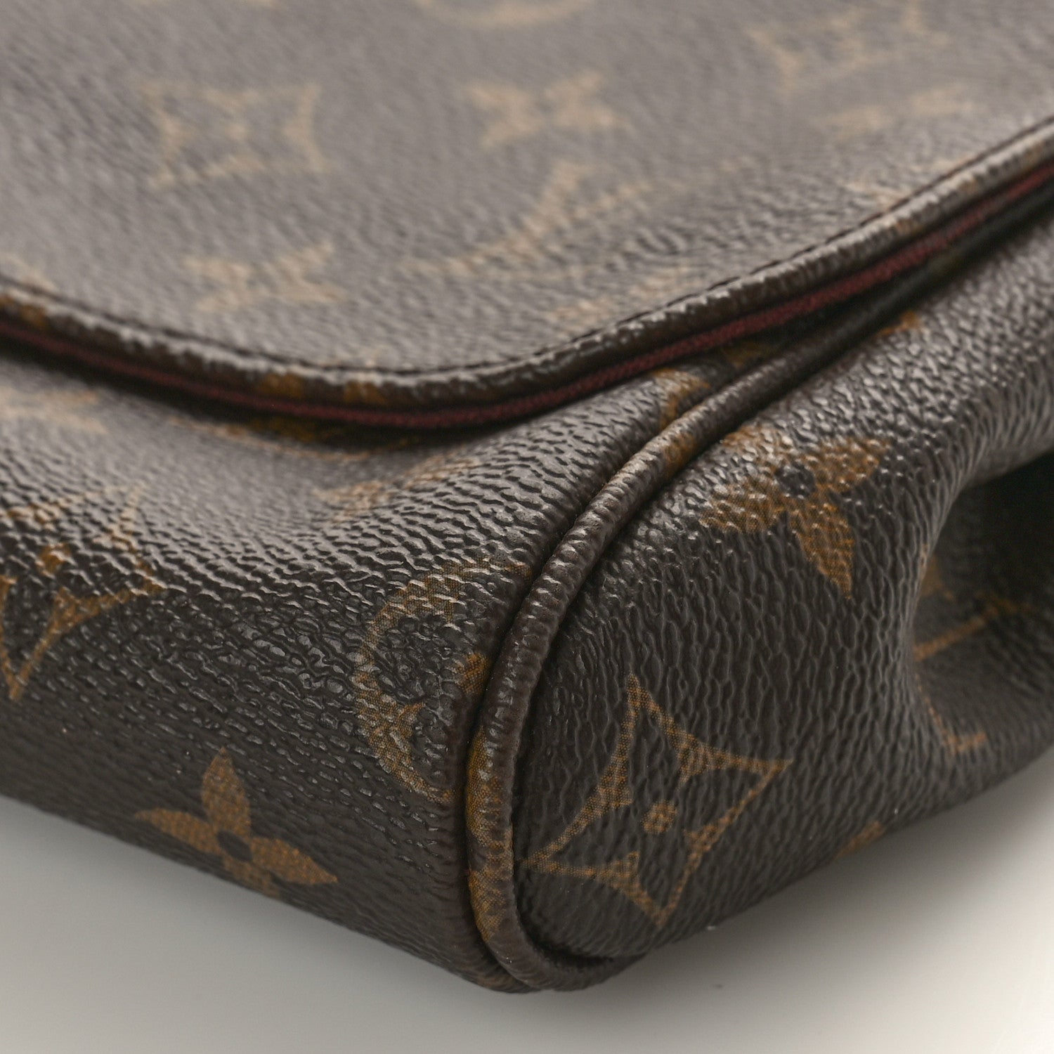 Louis Vuitton Monogram Favorite MM 8 of 8