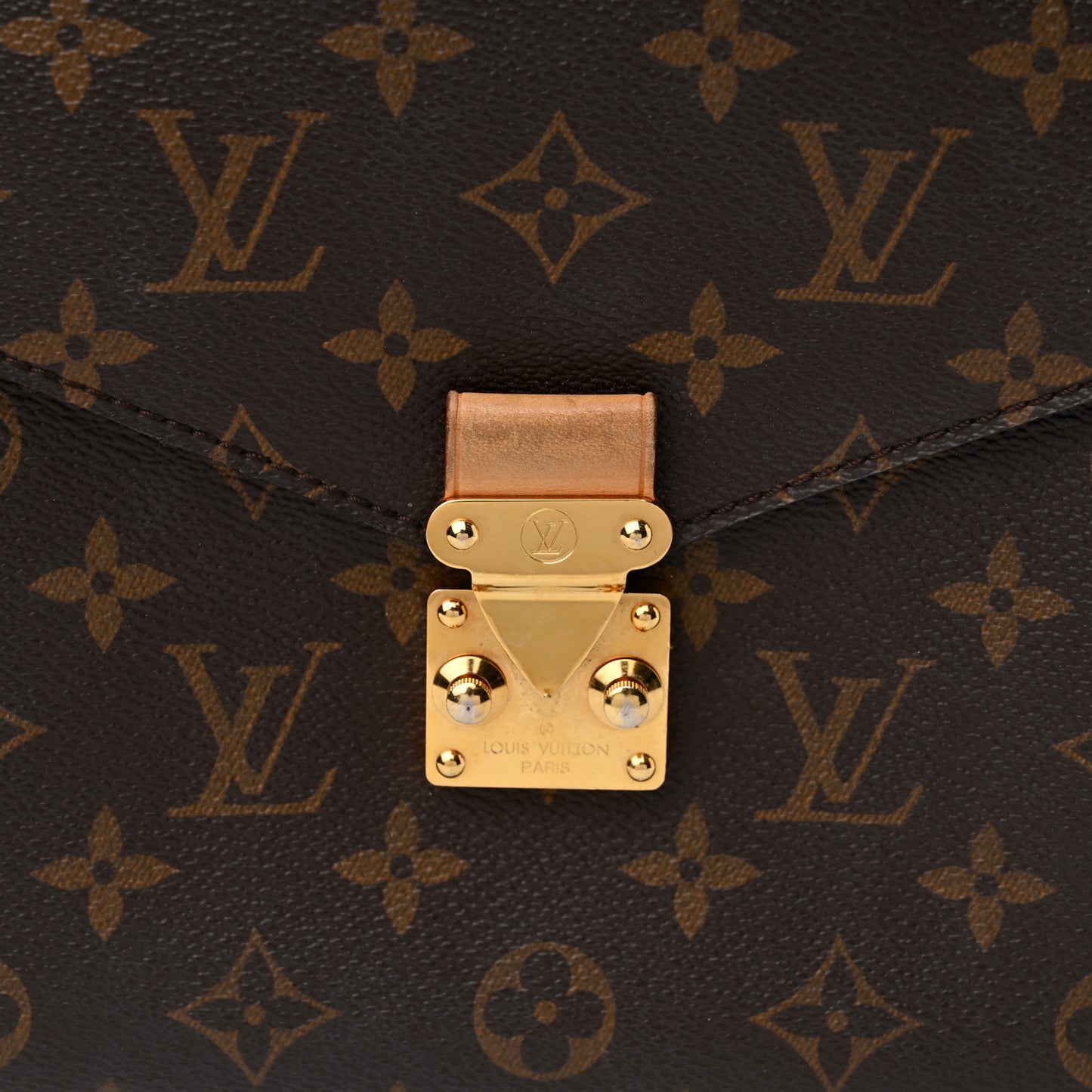 Monogram Metis