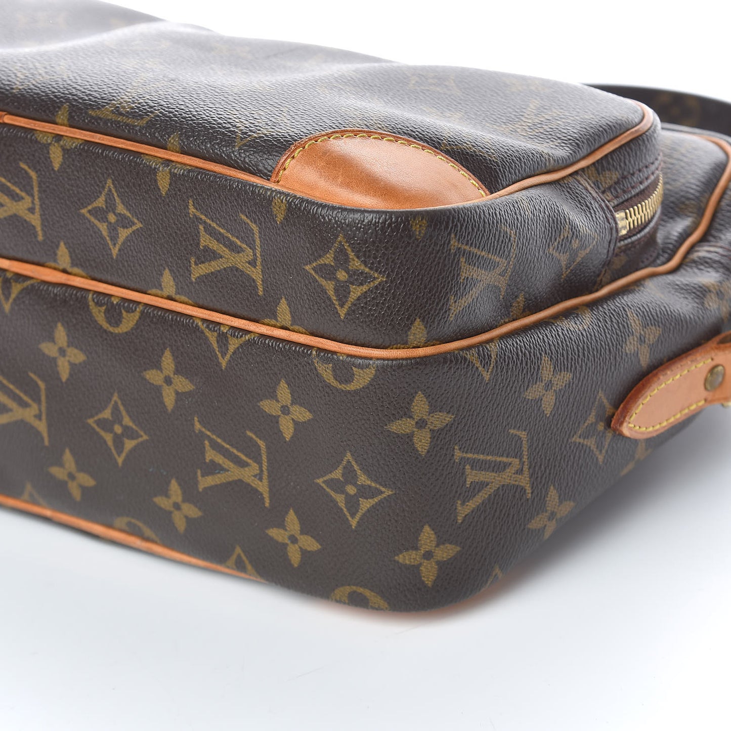 Monogram Nil 28