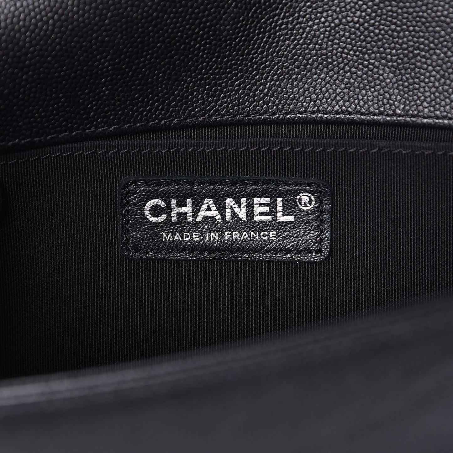 Caviar Quilted Medium Boy Flap So Black