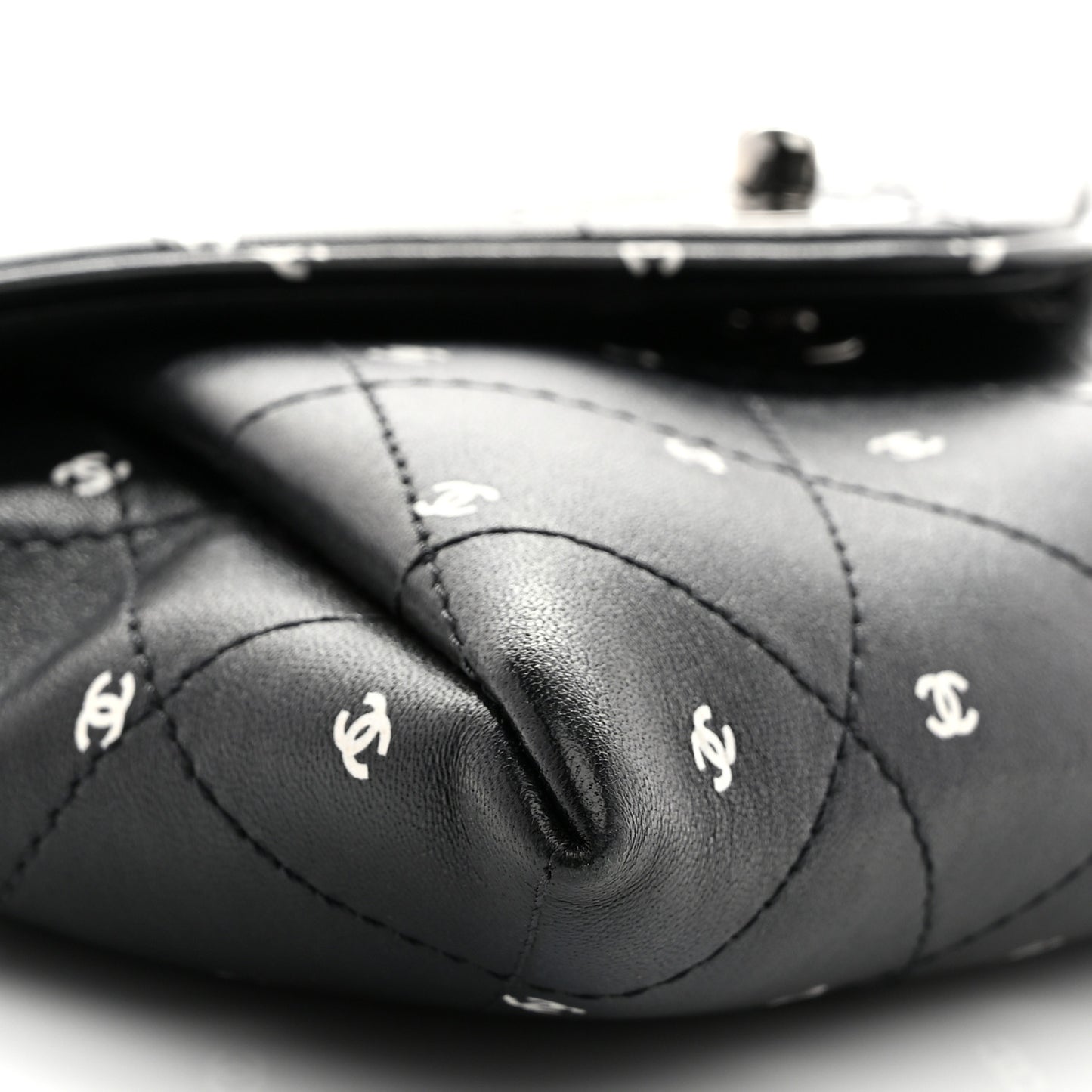 Printed Lambskin Logo CC Envelope Clutch With Chain Black White