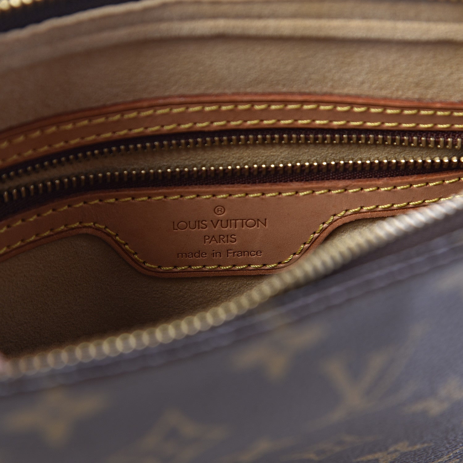 Louis Vuitton Monogram Looping MM 6 of 12