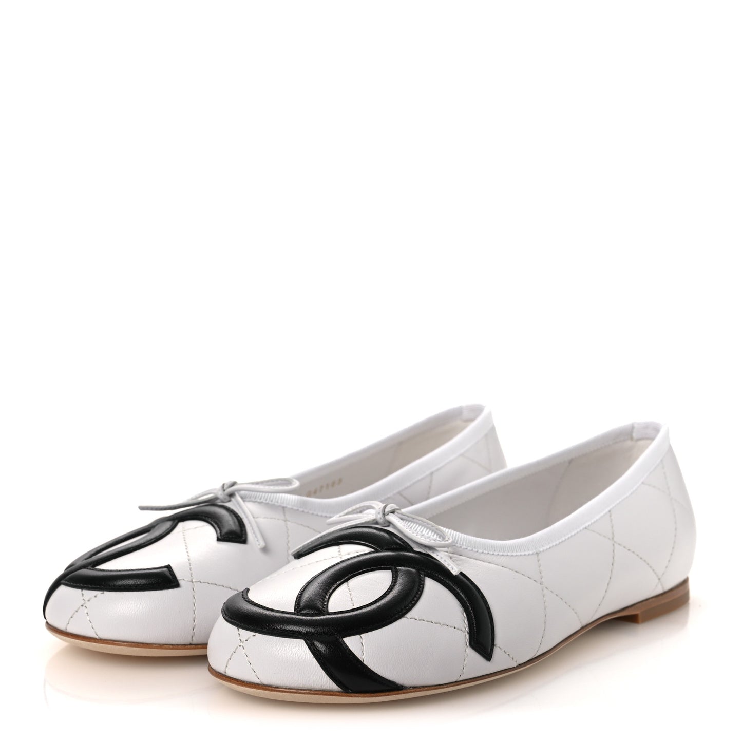 Lambskin Quilted CC Cambon Ballet Flats 38 White Black