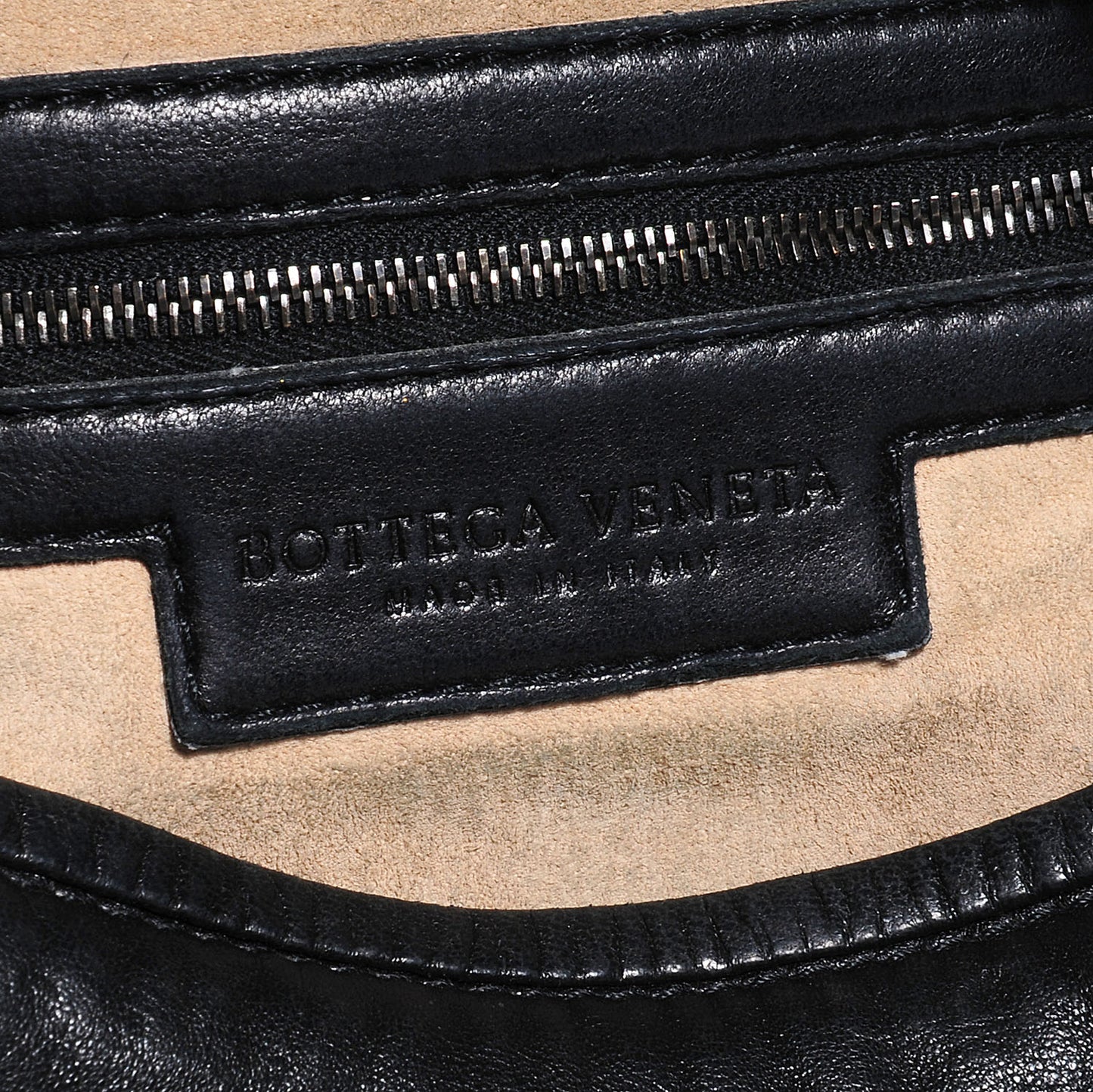 Nappa Intrecciato Medium Veneta Hobo Black