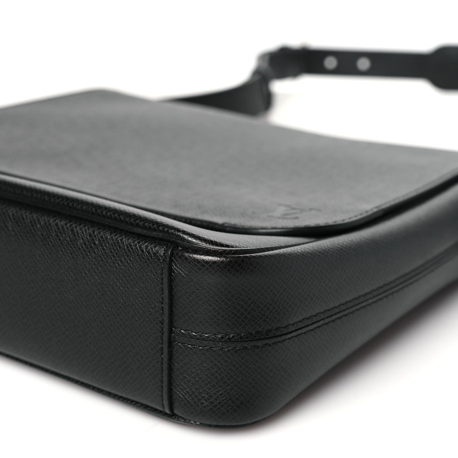 Louis Vuitton Taiga Roman PM Messenger Black 9 of 10