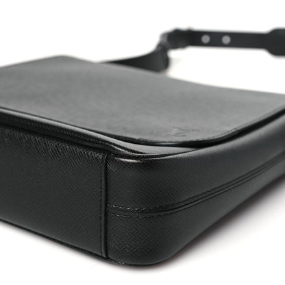 Louis Vuitton Taiga Roman PM Messenger Black 9 of 10