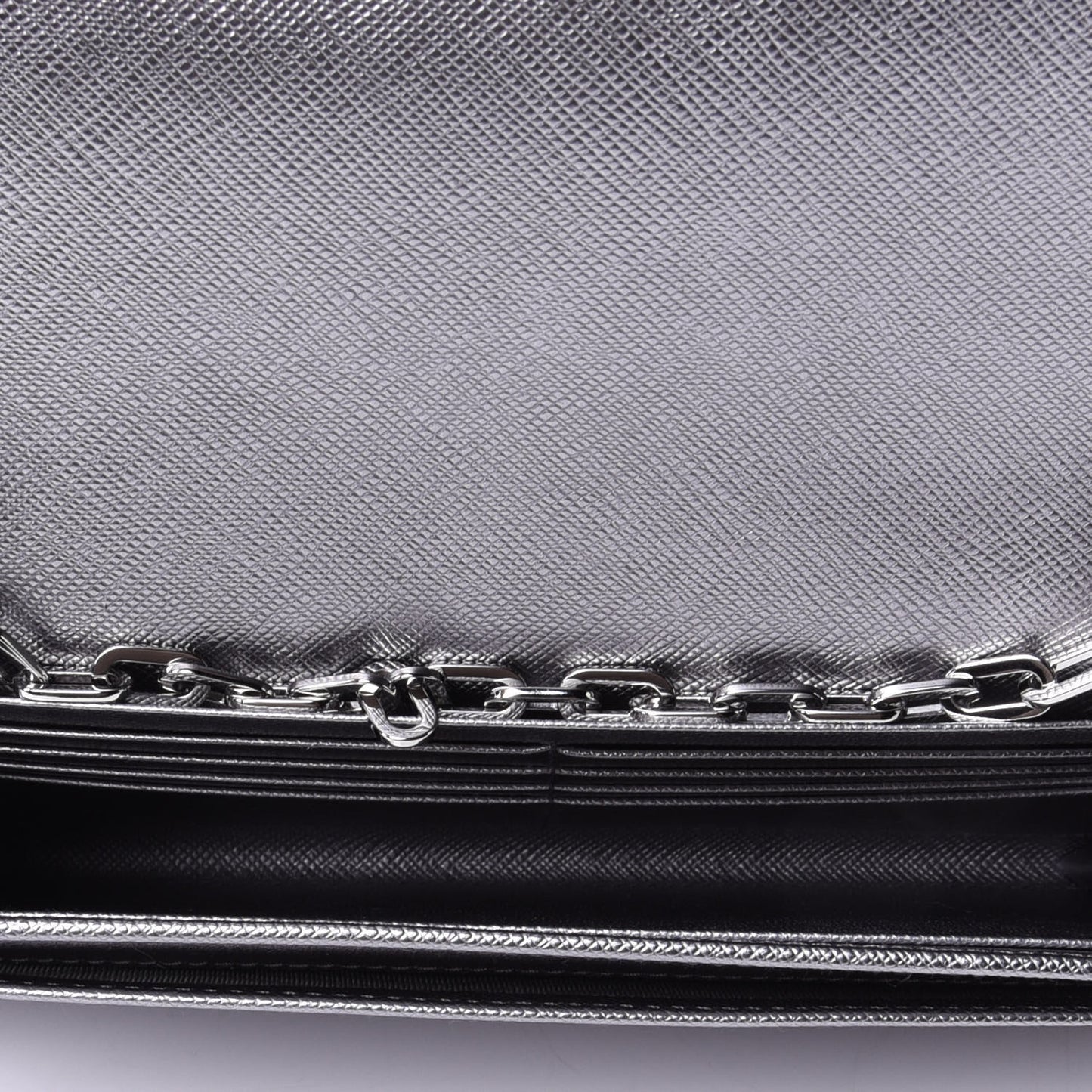 Metallic Saffiano Metal Chain Wallet Cromo