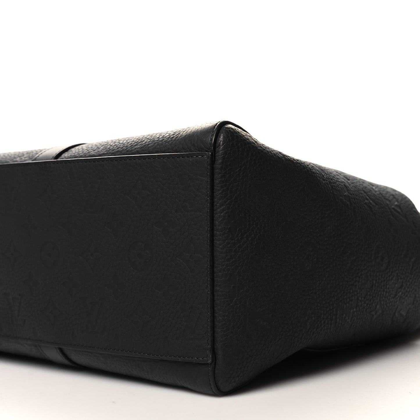 Taurillon Monogram Sac Plat 24H Black