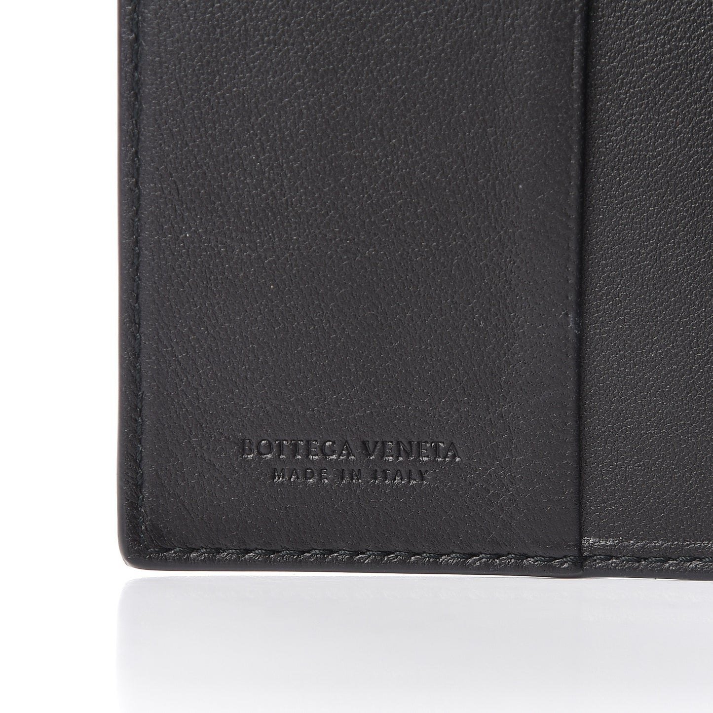 Nappa Intrecciato Passport Case Black