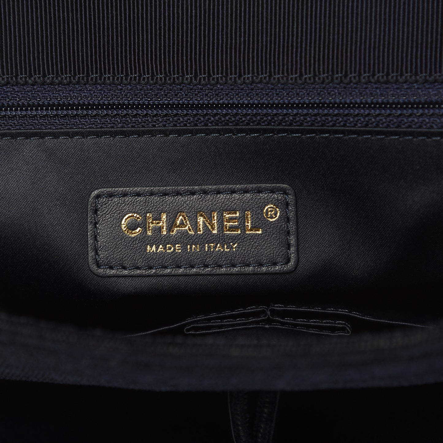 Wool Velvet Quilted Parisian Stroll Messenger Navy