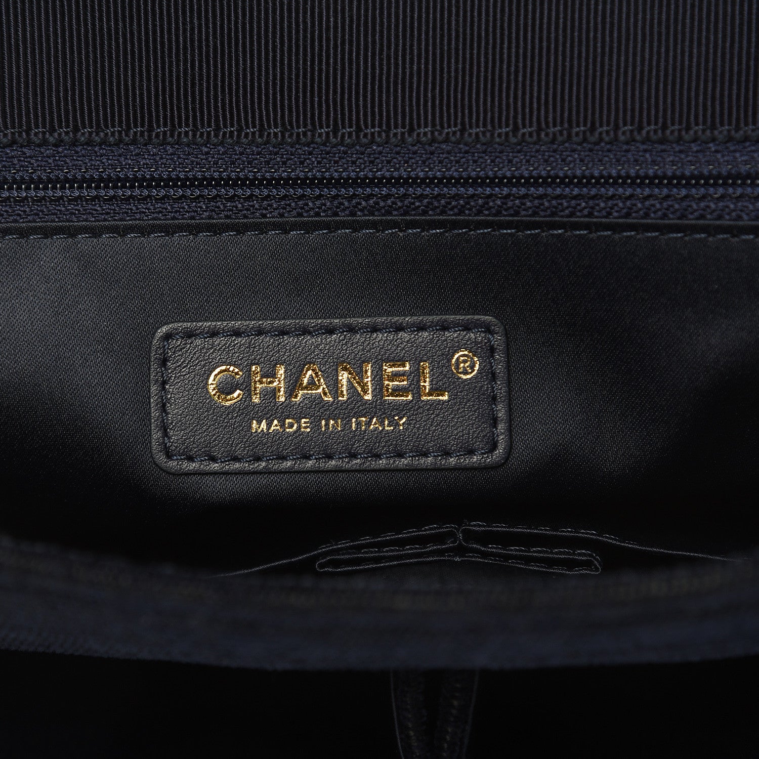 Chanel Wool Velvet Quilted Parisian Stroll Messenger Navy 6 of 9