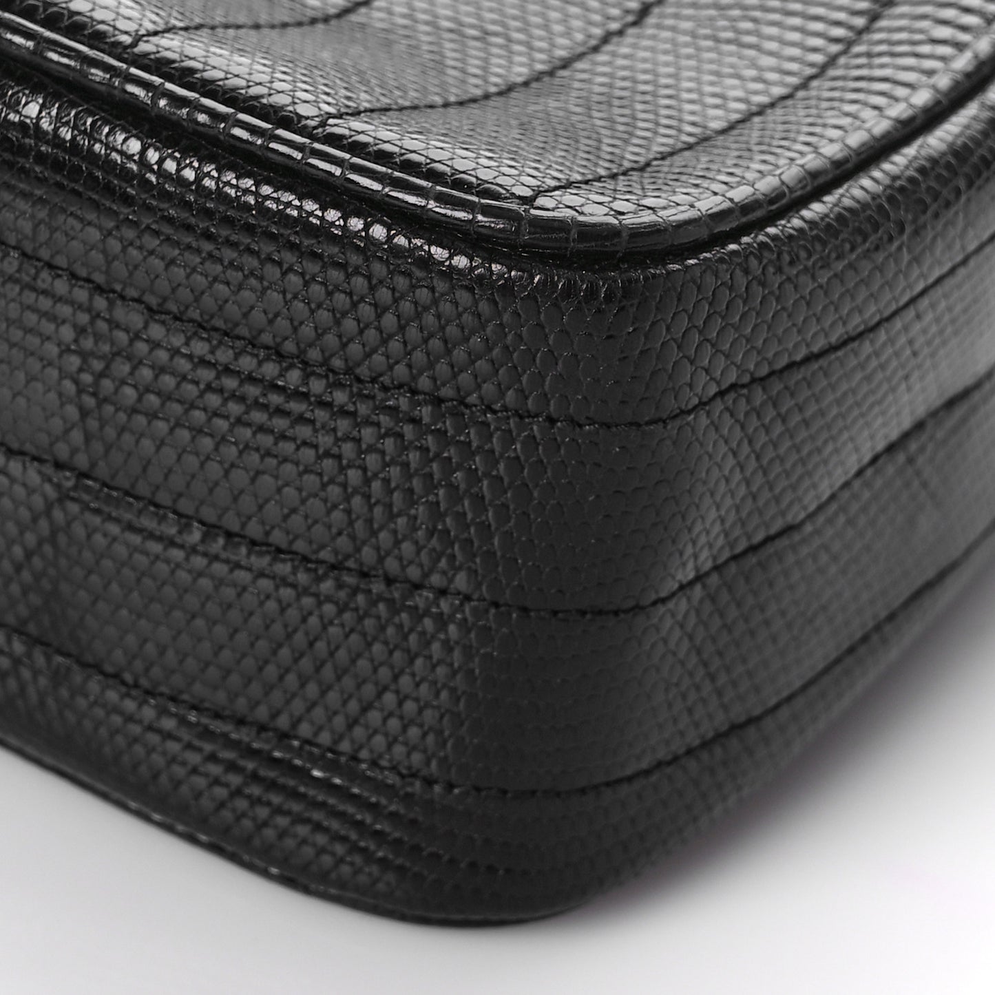 Lizard Quilted Small Tassel Camera Case Black