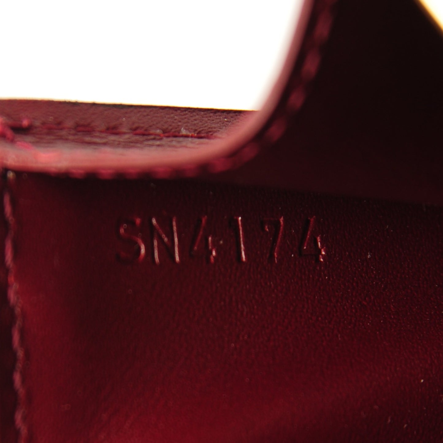 Vernis Key Pouch Griotte