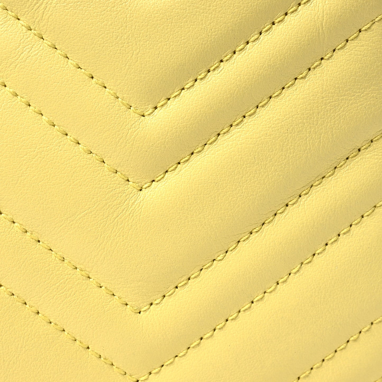 Calfskin Matelasse Small GG Marmont Chain Shoulder Bag Banana