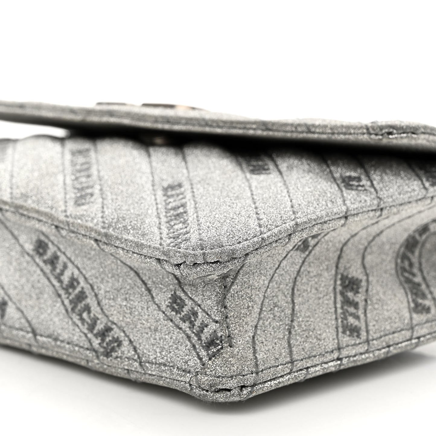 Glitter Logo Matelasse BB Wallet On Chain Silver
