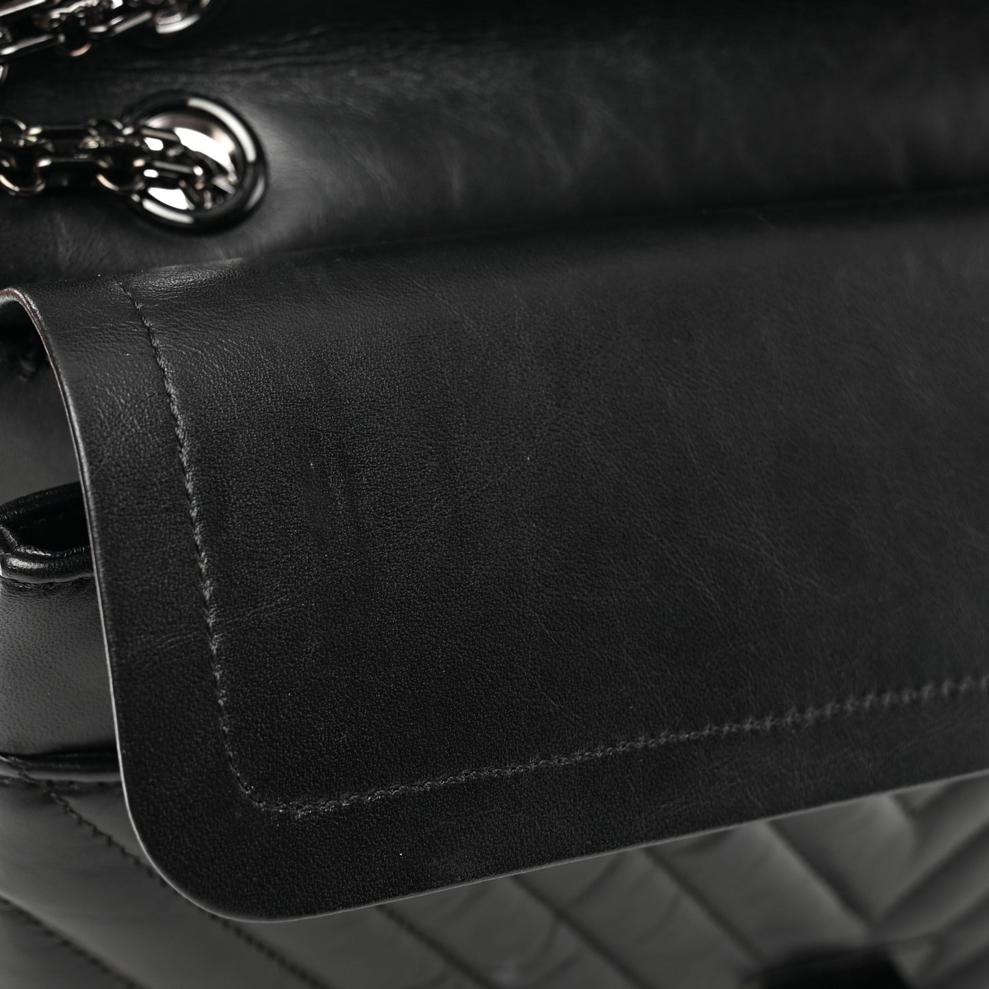 Aged Calfskin Chevron Quilted 2.55 Reissue 226 So Black