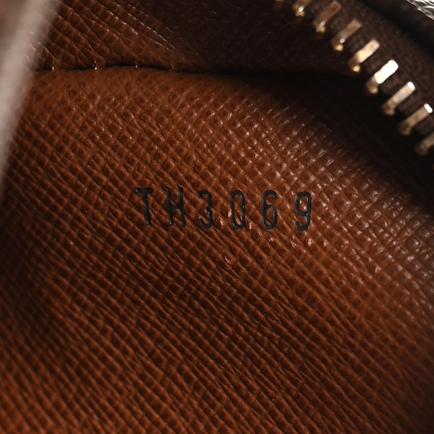 Louis Vuitton Monogram Danube 21 7 of 11