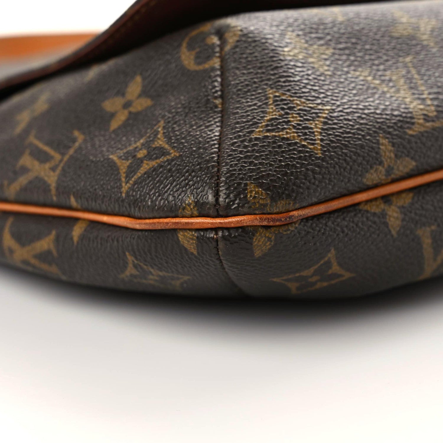 Louis Vuitton Monogram Musette GM 6 of 22