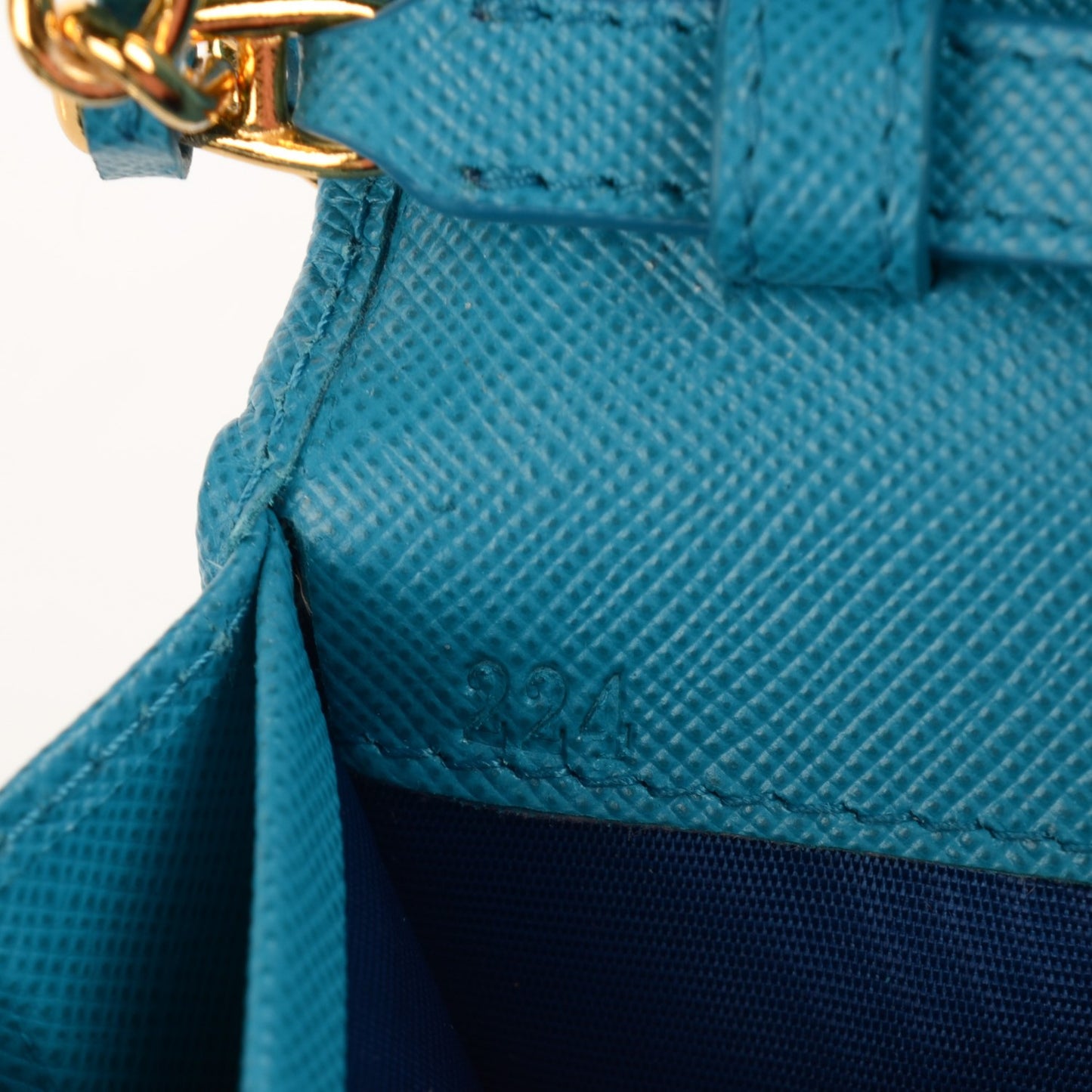 Saffiano Metal Oro Chain Wallet Celeste