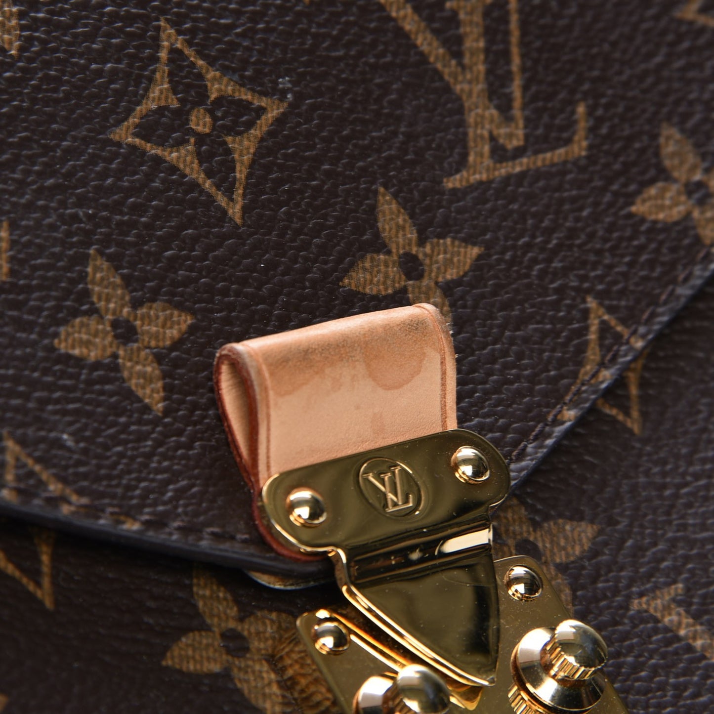 Monogram Metis