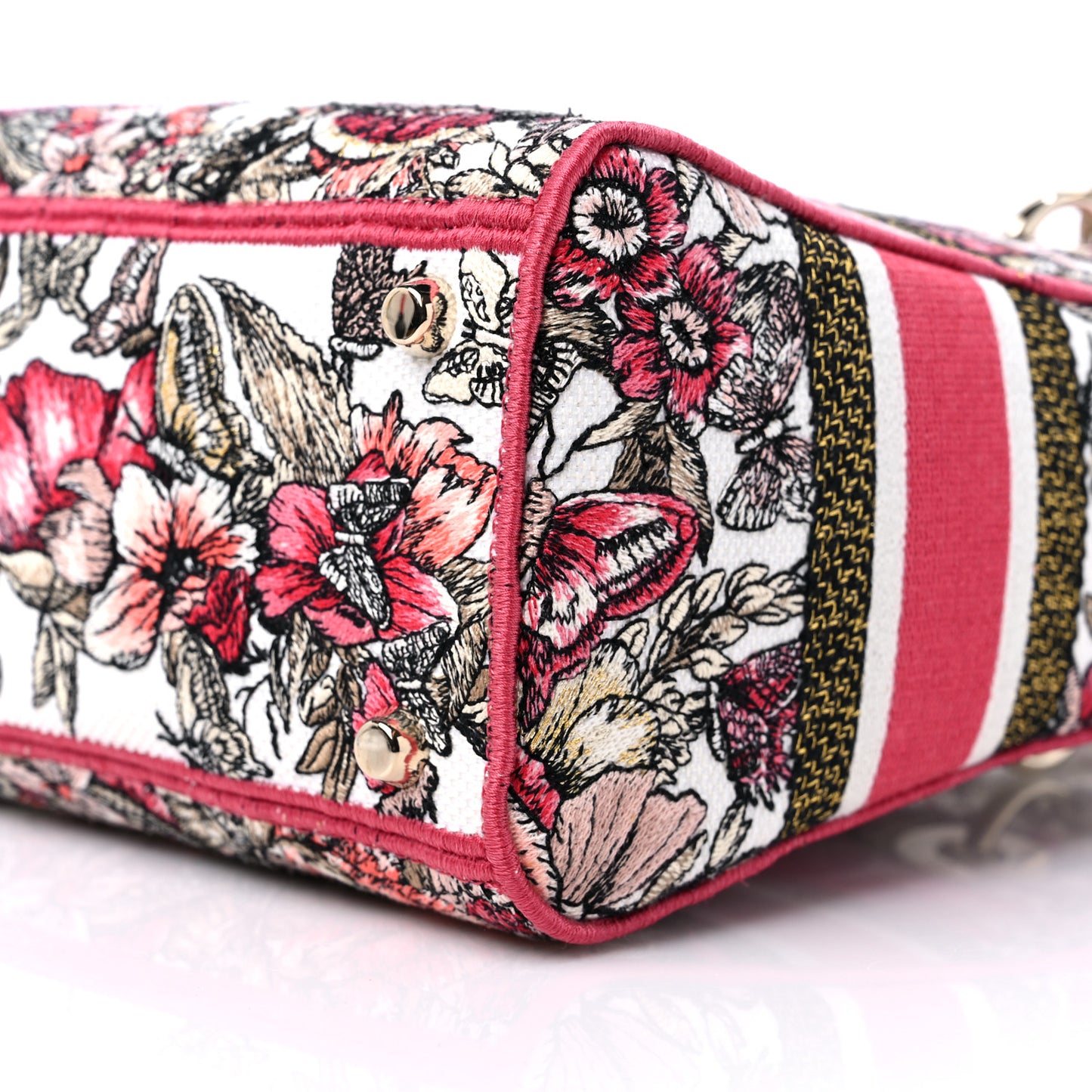 Canvas Embroidered Butterfly Print Medium Lady D-Lite Multicolor