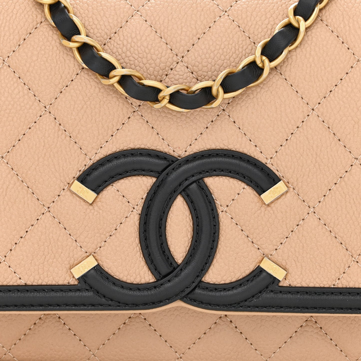 Caviar Quilted Medium CC Filigree Flap Beige Black