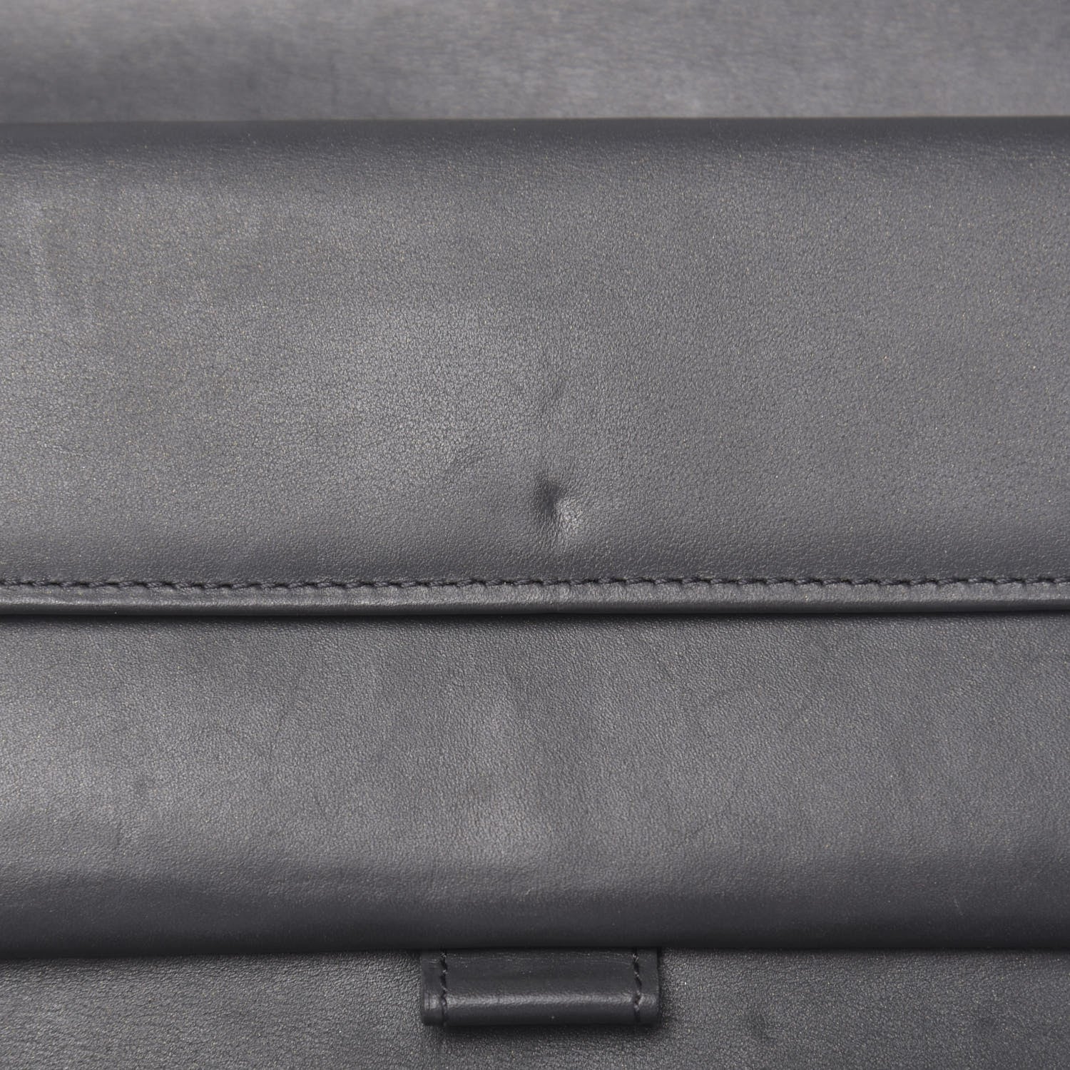 Louis Vuitton Mat Monogram Sarah Wallet Gris 6 of 8