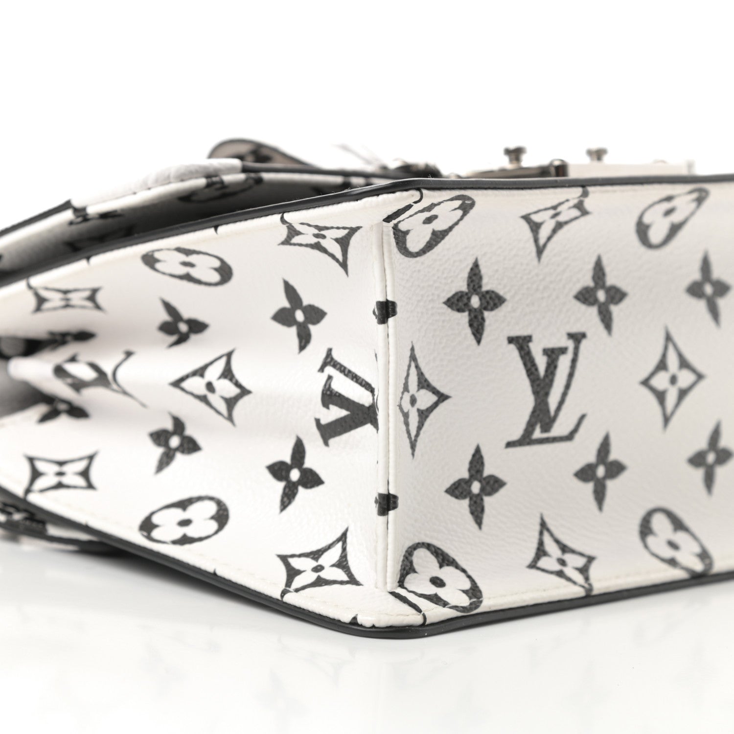 Louis Vuitton Vernis Epi Monogram Wynwood Black White 8 of 10