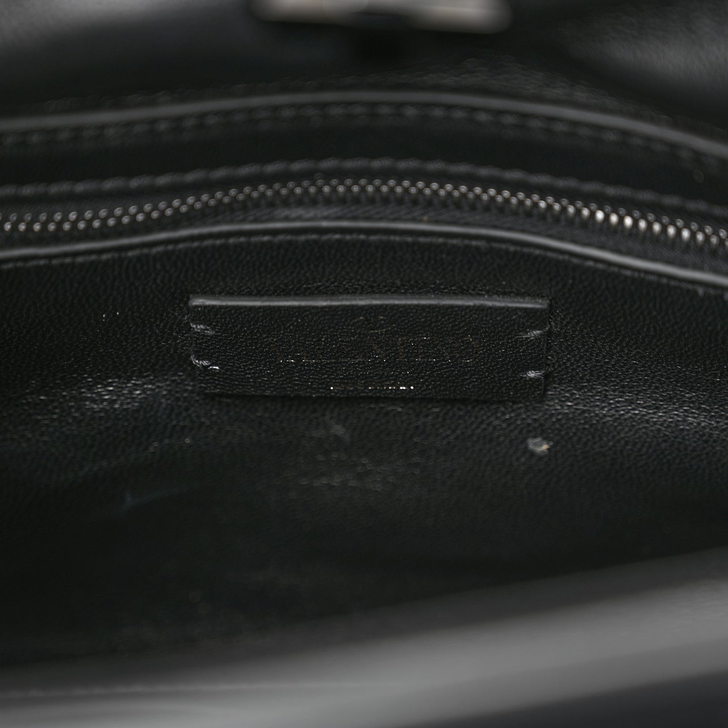 Nappa Monochrome Roman Stud The Handle Bag Black