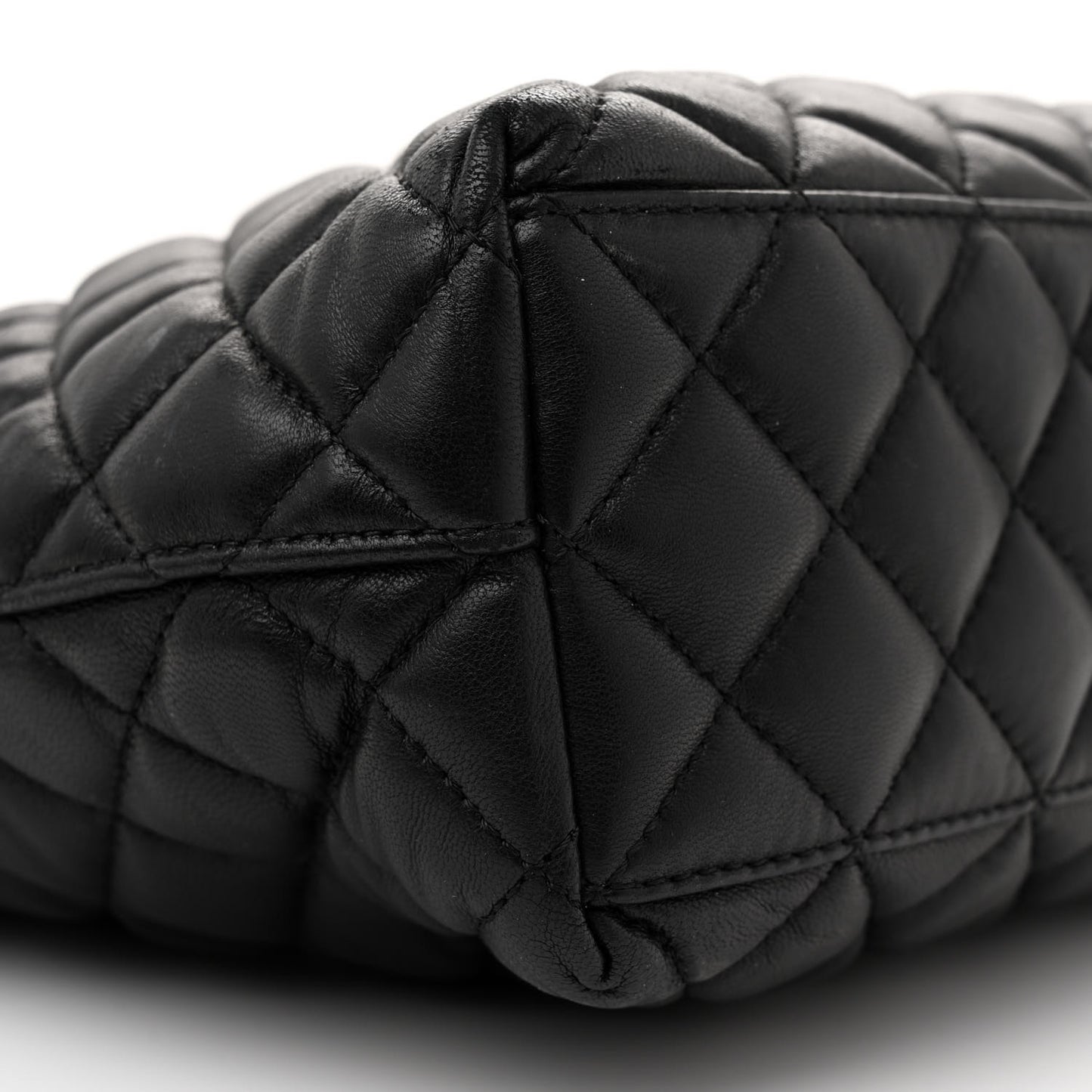 Nappa Quilted Medusa Chain Shoulder Bag Black