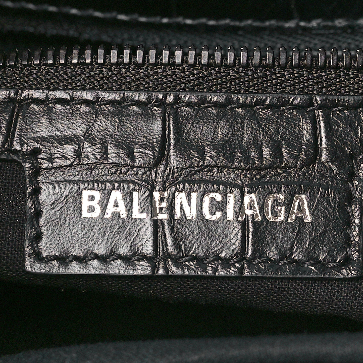 Extra Supple Calfskin Monochrome Crocodile Embossed Medium Le Cagole Shoulder Bag Black
