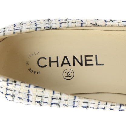 Chanel Tweed Pearl Cap Toe Pumps 38 White Black Blue 7 of 9