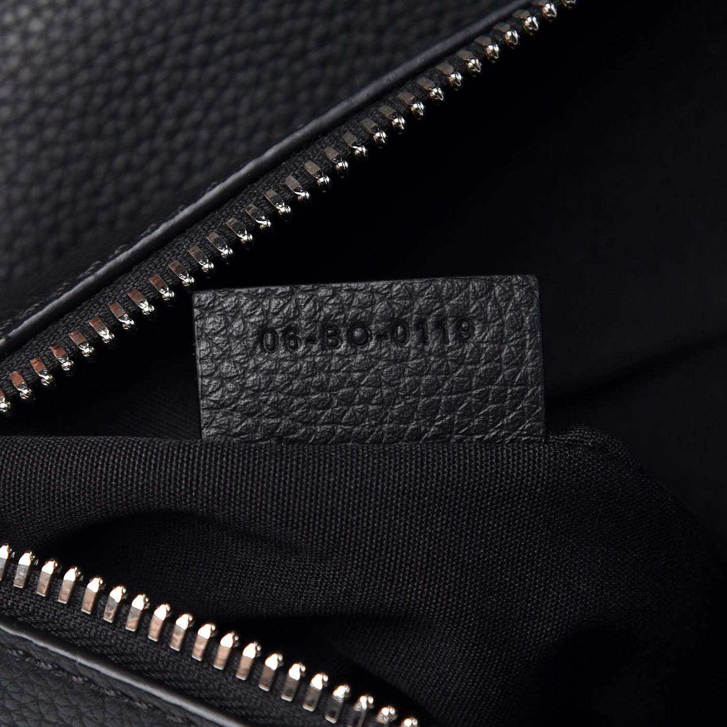 Grained Calfskin Mens Saddle Pouch Black