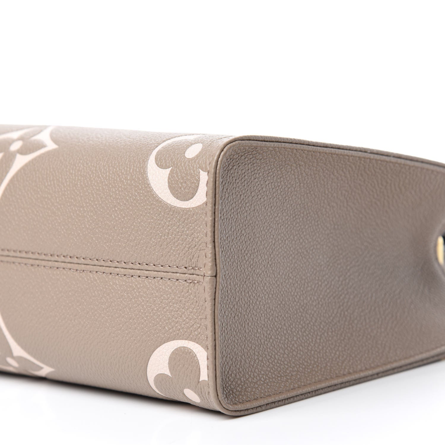 Louis Vuitton Empreinte Monogram Giant Onthego PM Tourterelle Creme 8 of 11