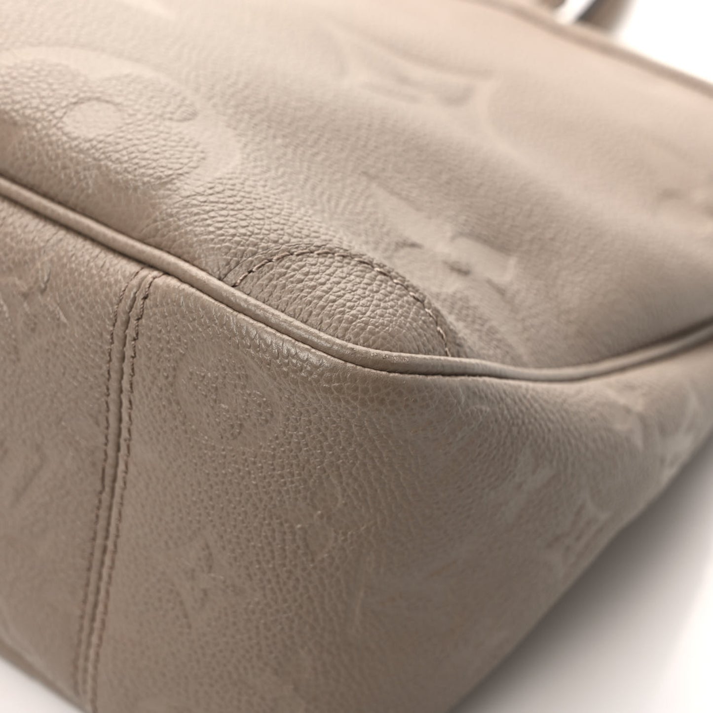 Empreinte Monogram Giant Trianon MM Tourterelle