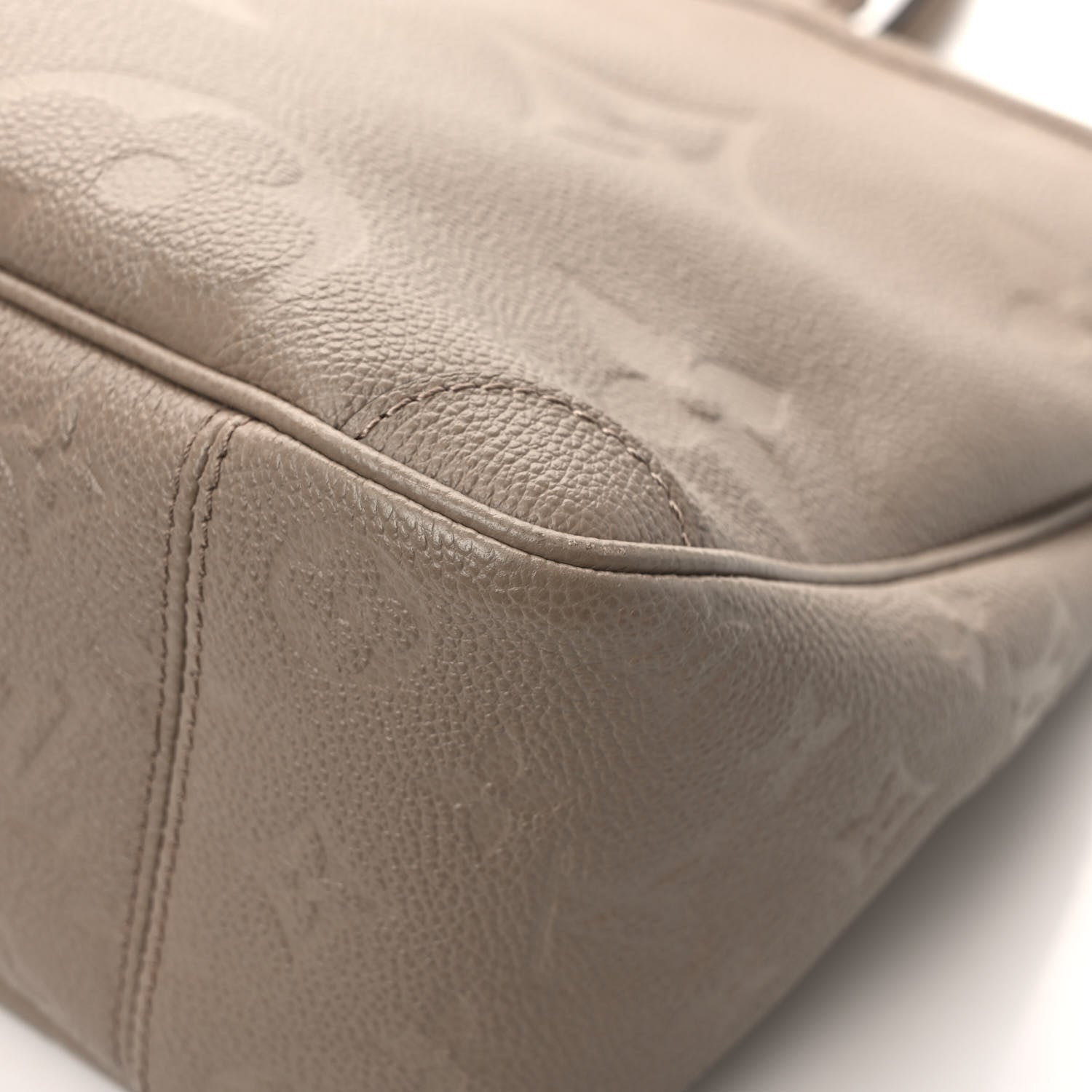 Louis Vuitton Empreinte Monogram Giant Trianon MM Tourterelle 10 of 11
