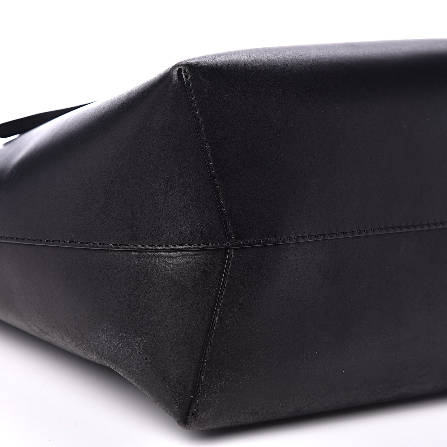 Vegetable Tanned Calfskin Bucket Bag Black Flamma