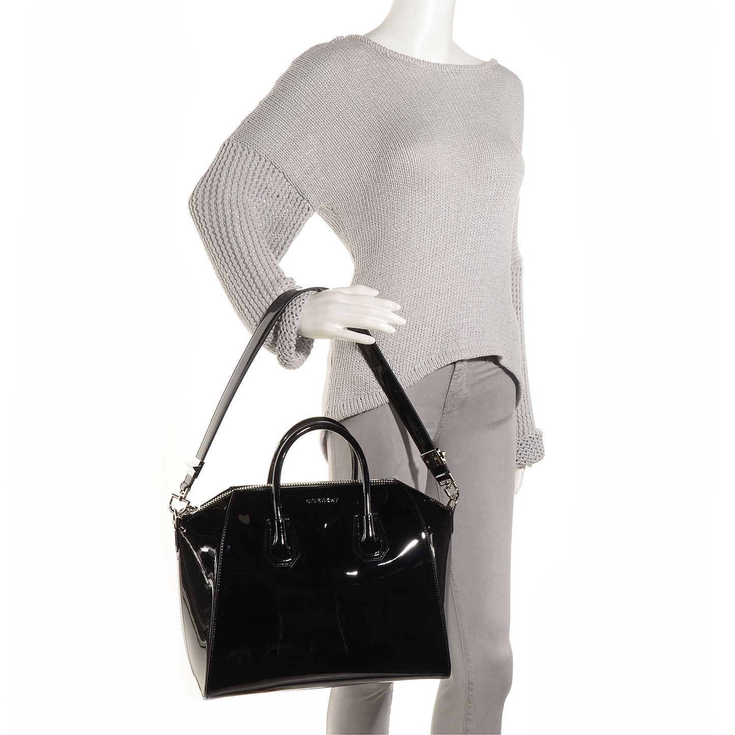Patent Calfskin Medium Antigona Black