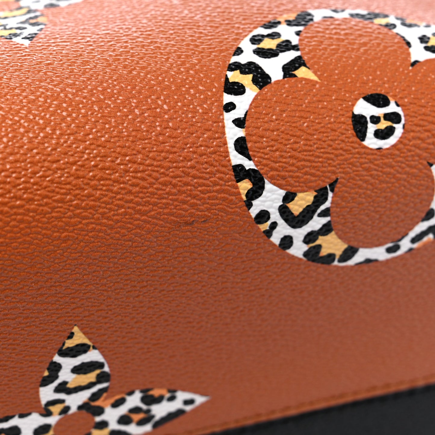 Monogram Giant Jungle Onthego GM Black