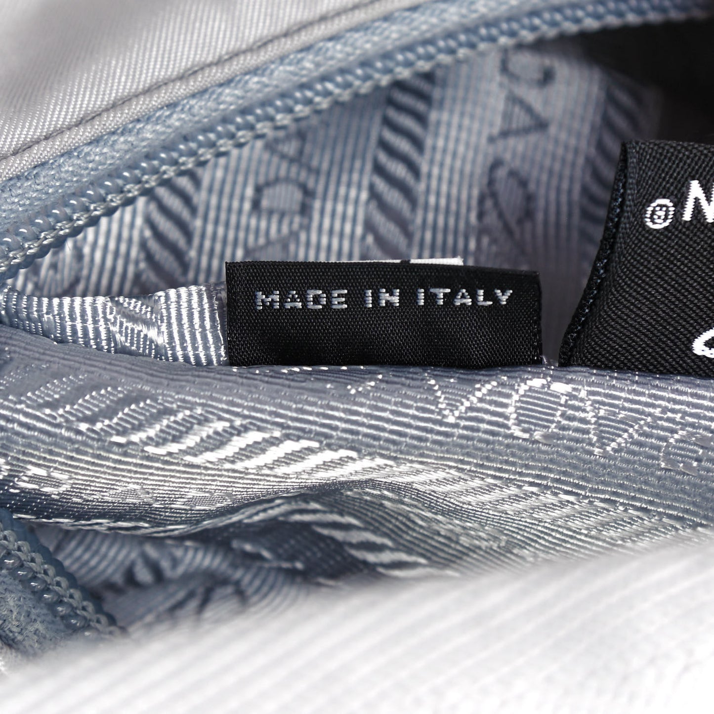Tessuto Nylon Mini Re-Edition 2000 Bag Fiordaliso