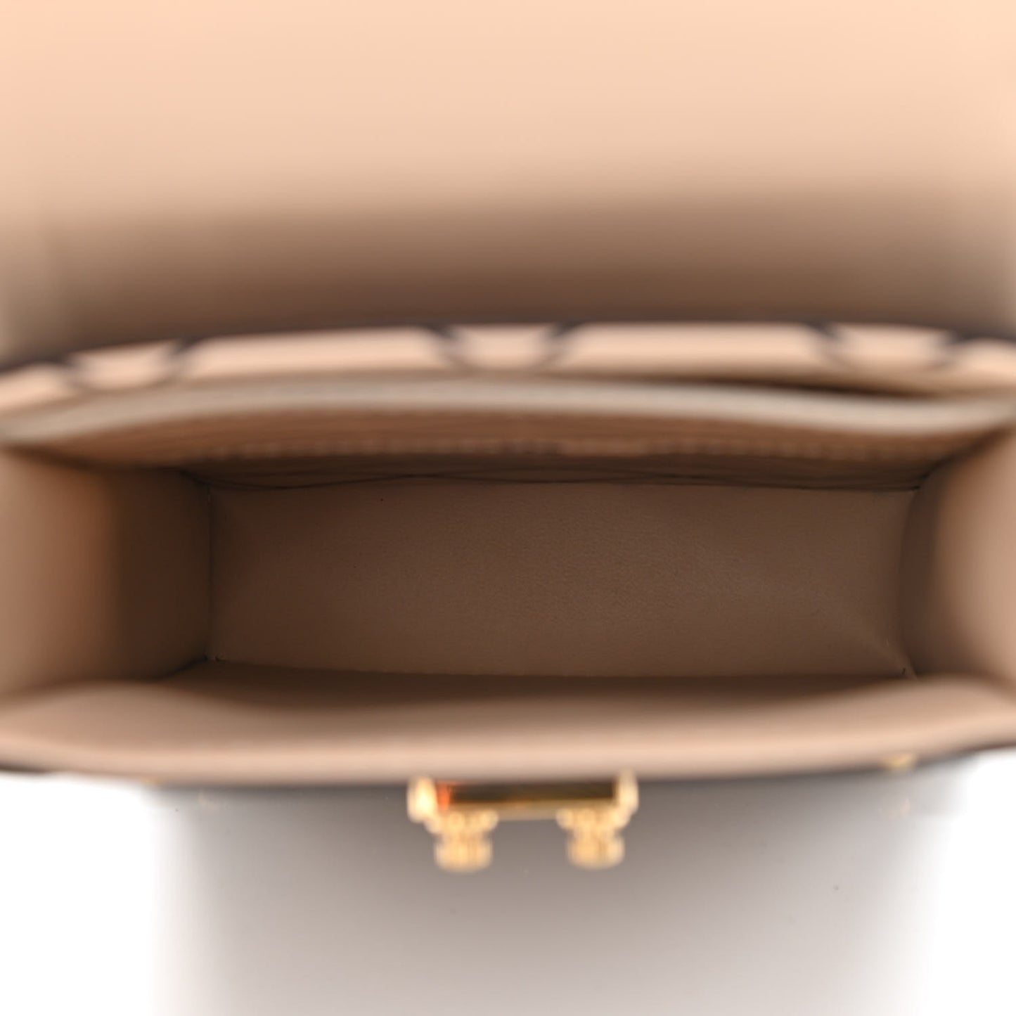 Reverse Monogram Pochette Trunk Verticale