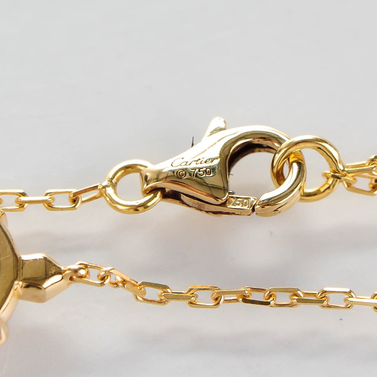 18K Yellow Gold Mother Of Pearl Diamond Tortue Charm Bracelet