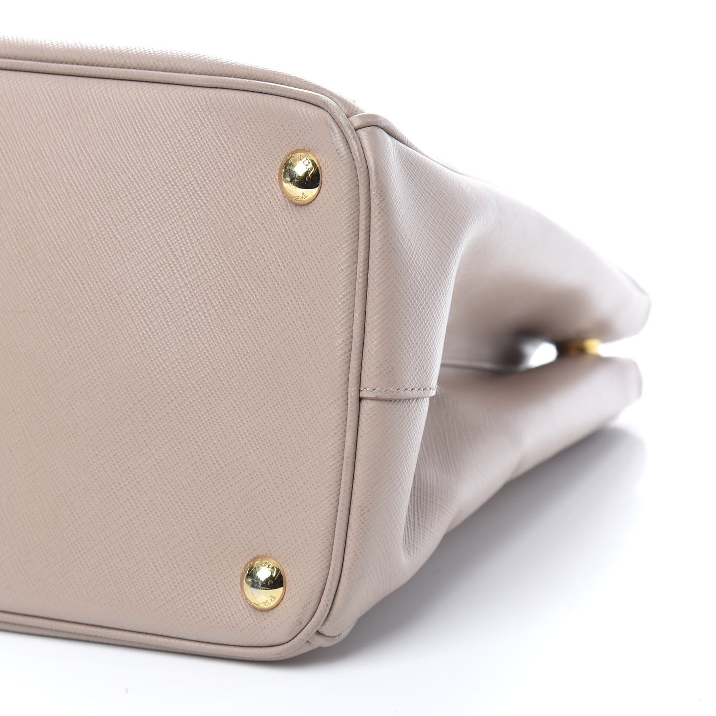 Saffiano Medium Galleria Double Zip Tote Cammeo