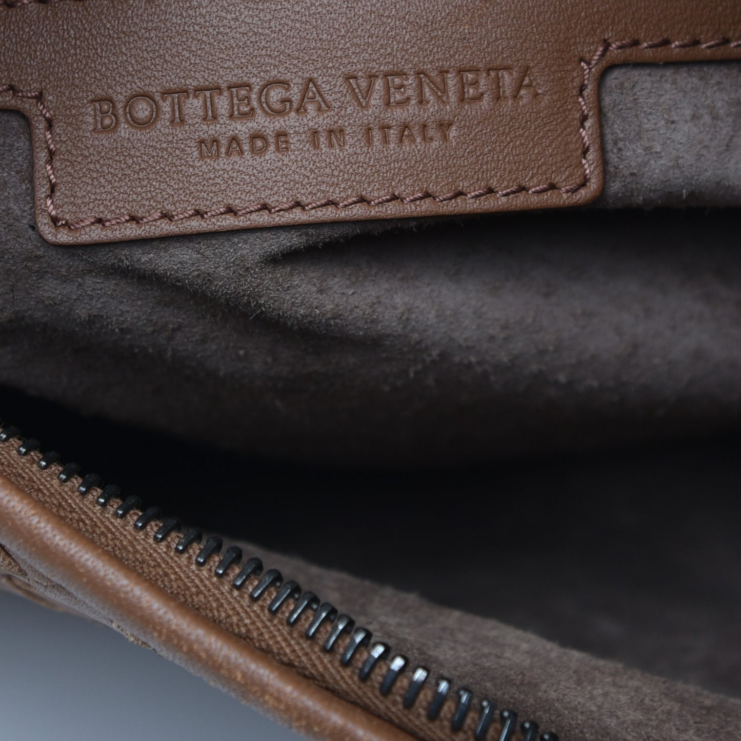 Nappa Intrecciato Medium Veneta Hobo Maple